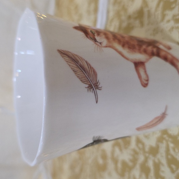 Duches Fine Bone China Cute Cat Mug with Feather Design 8oz - Picture 6 of 7